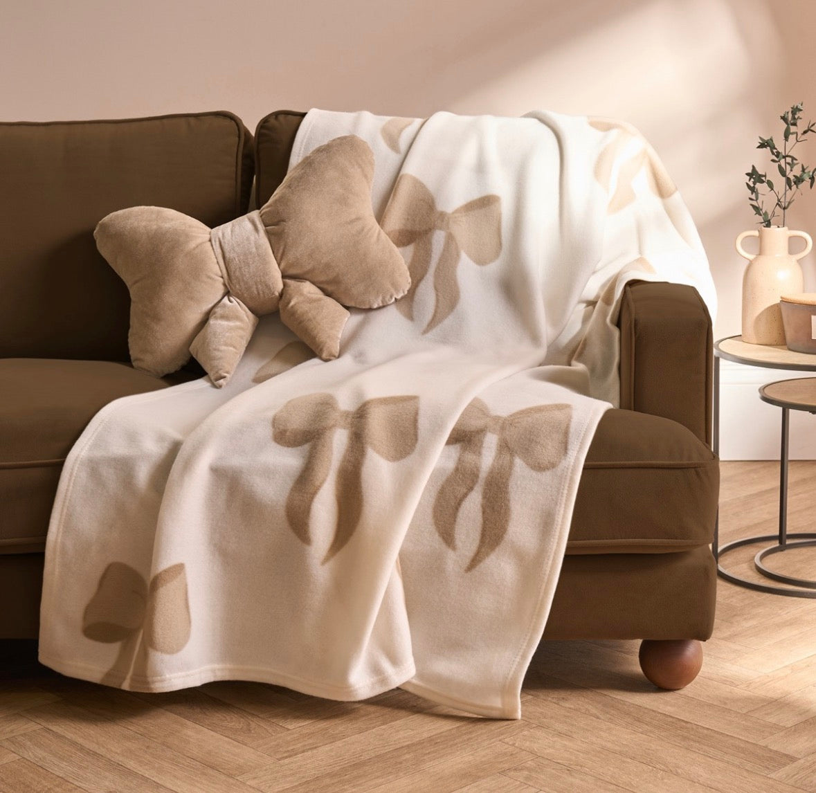cream bow blanket