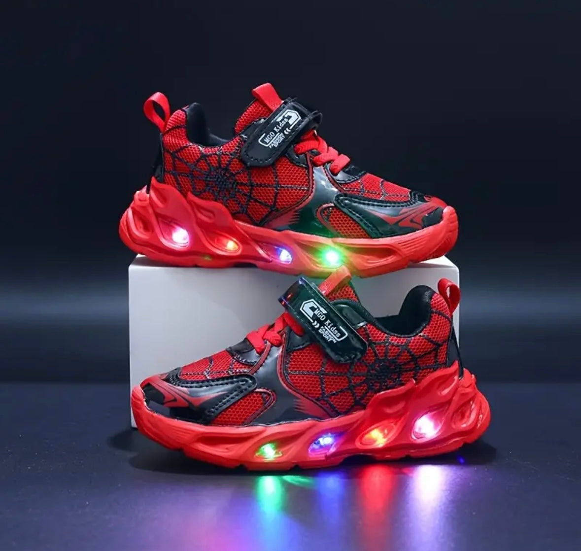 Boys spiderman light up trainers