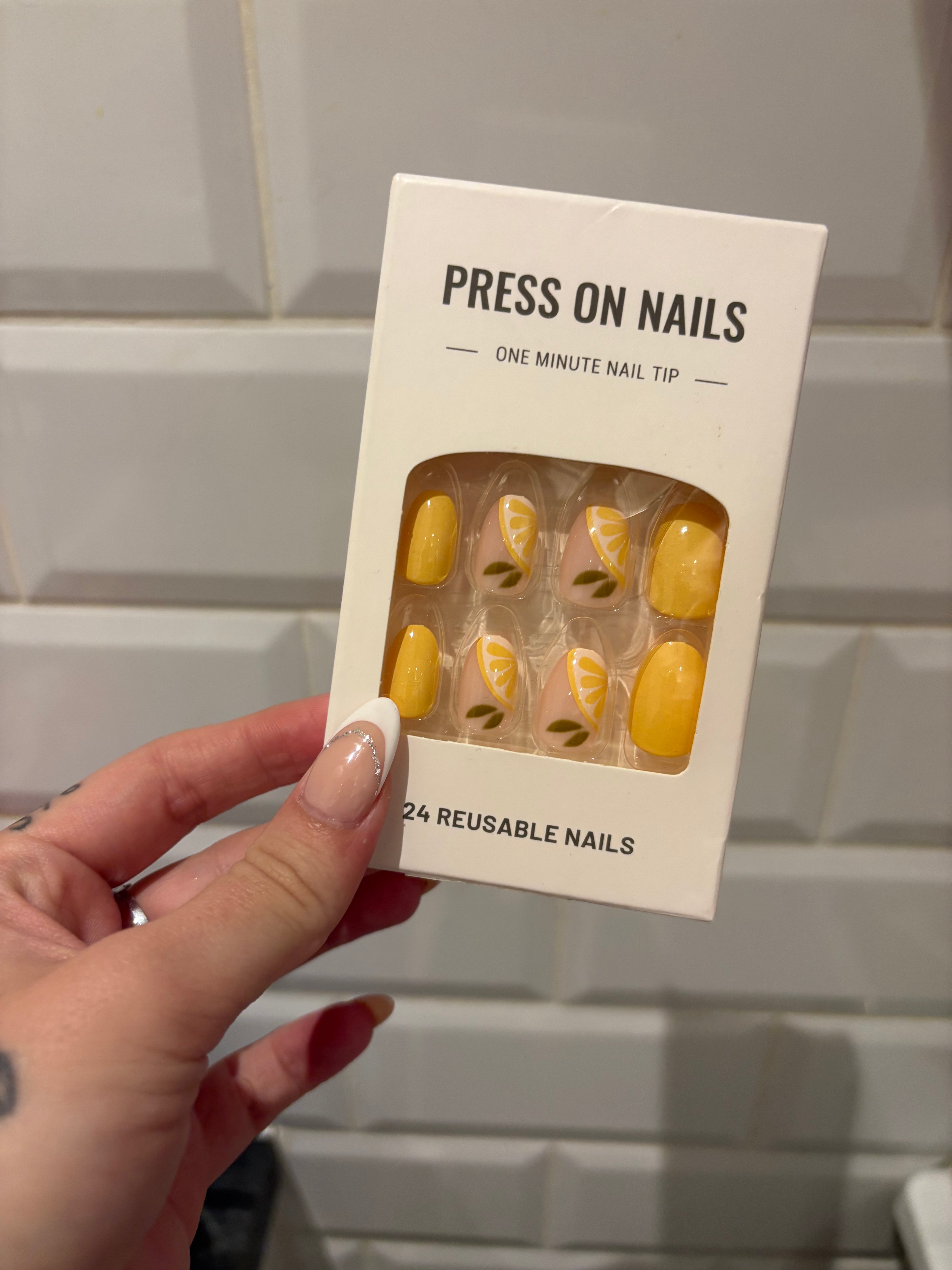 Lemon Summer press on nails